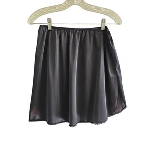 Vassarette Black Vintage Short Slip With Lace Trim And Elastic Waist, Size Large